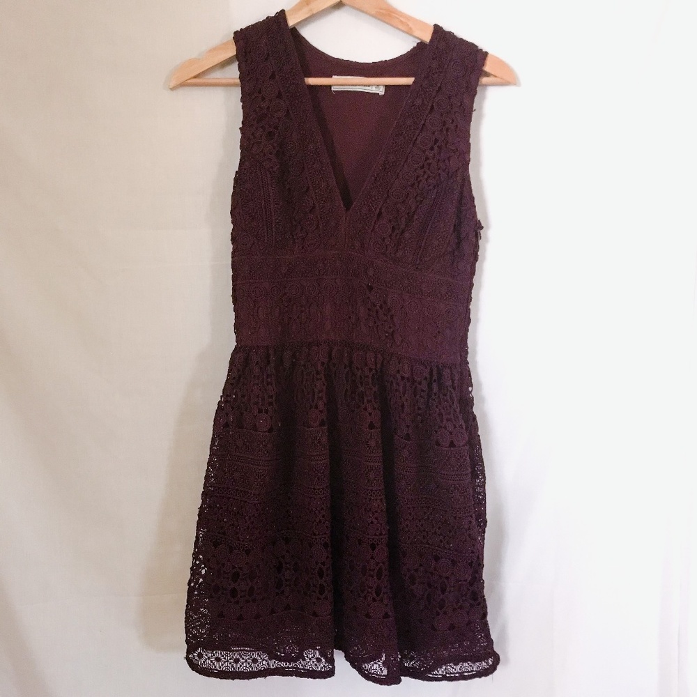 abercrombie // burgundy lace dress